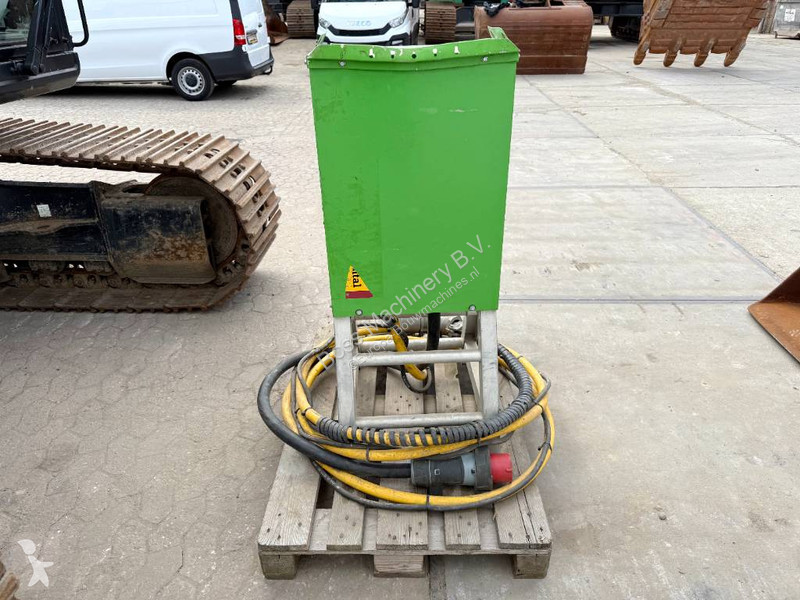 Graafmachine Caterpillar 323FL Z-Line Full...