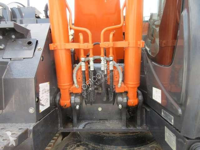Excavadora Hitachi ZX135 US-7
