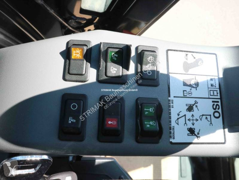Lopatový nakládač Bobcat E27