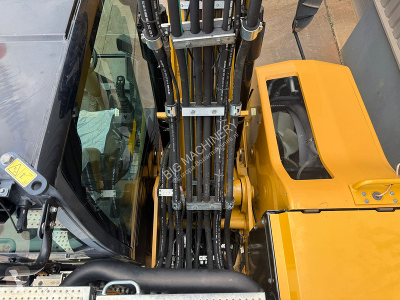 Excavator Caterpillar MF