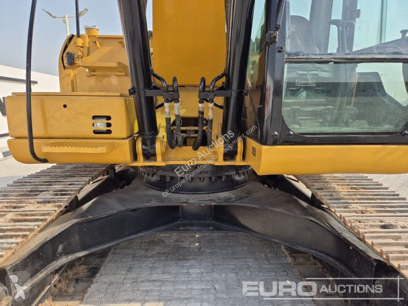 Excavator Caterpillar 3