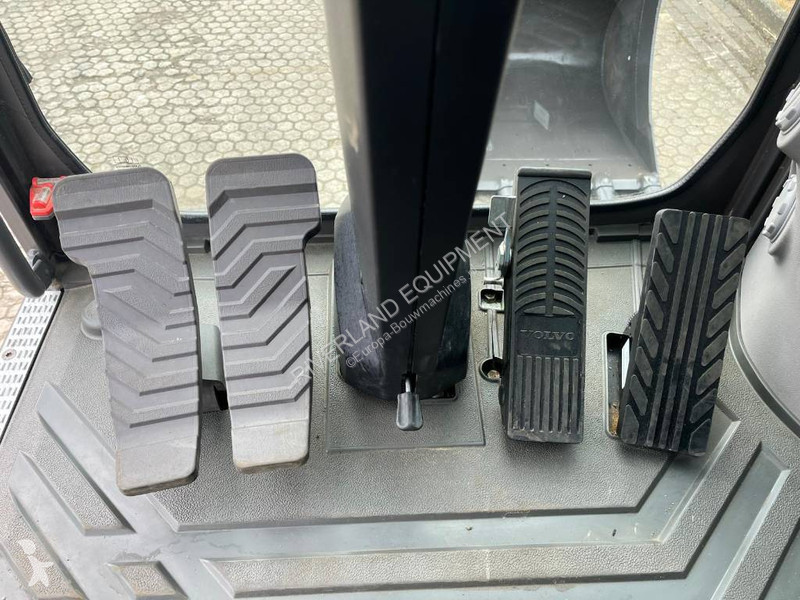 Graafmachine Volvo EWR 130E demo 2022 all hydr...