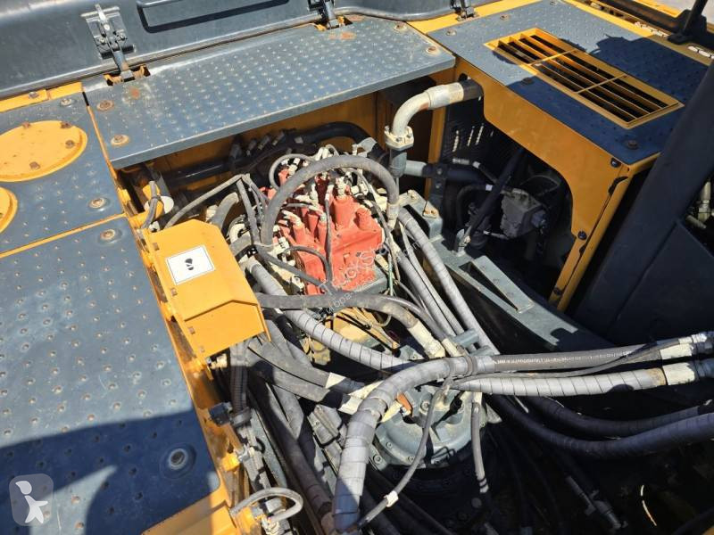 Escavatore Hyundai HX 330 NL