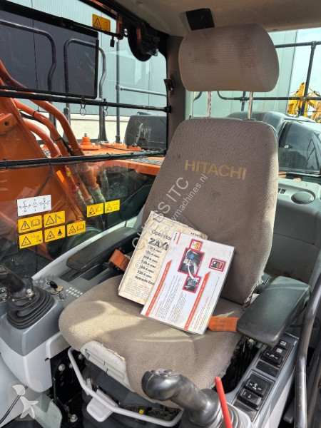Excavadora Hitachi ZX 210 LC-6 -