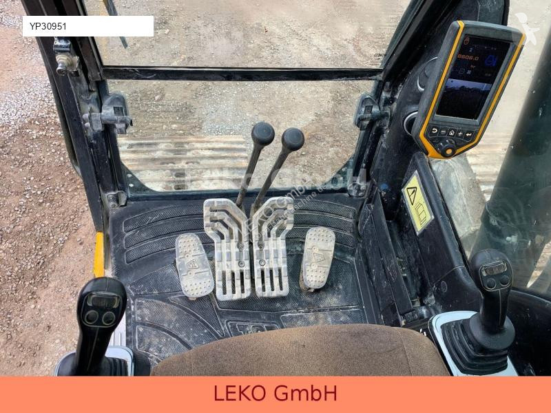 Escavatore JCB