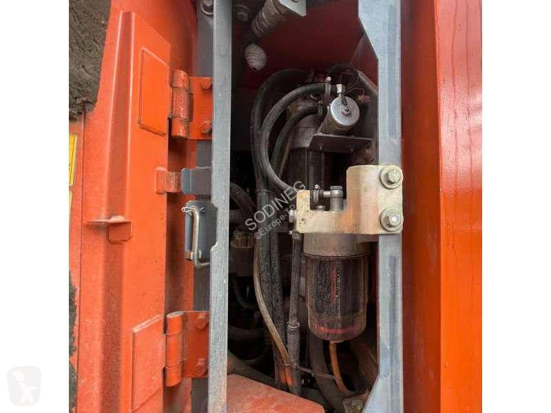 Escavadora Hitachi ZX225USLC-3