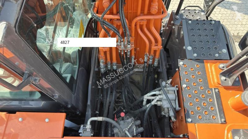 Escavatore Hitachi ZX220W-7