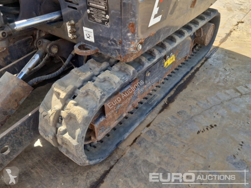جرافة Bobcat E17
