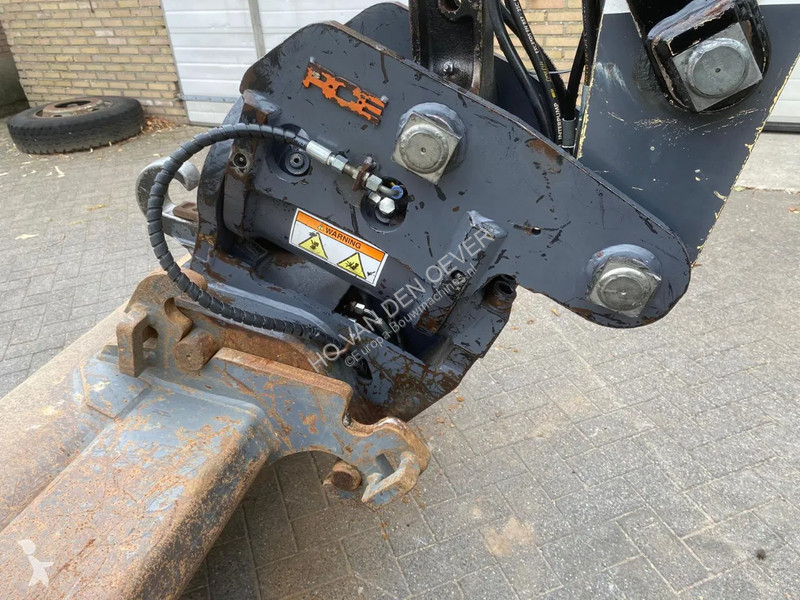 Excavator Terex