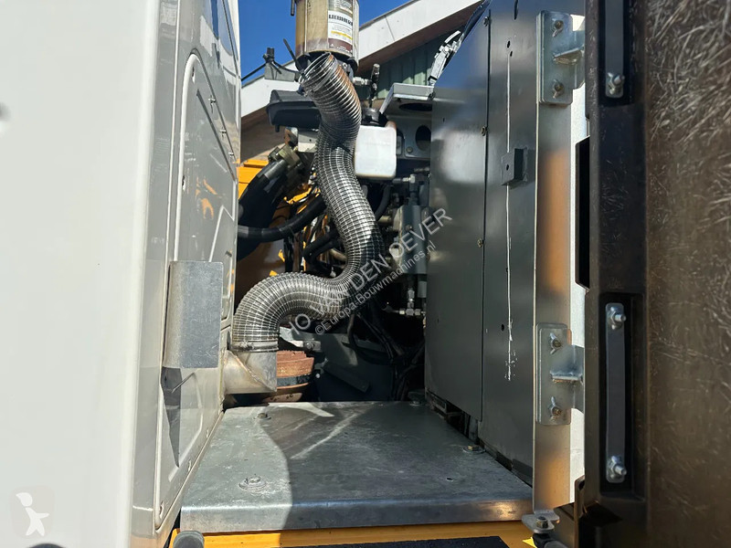 جرافة Liebherr A916