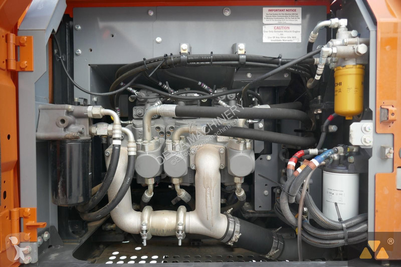 Escavatore Hitachi -6