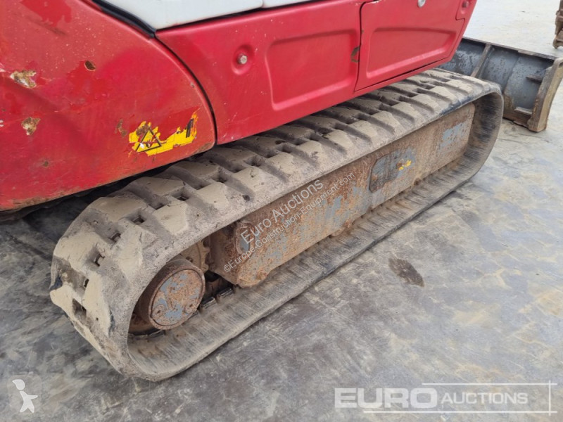 Escavadora Takeuchi TB216