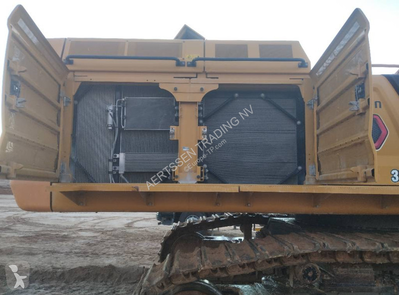Lopatový nakládač Caterpillar 395 (Saudi Arabia)