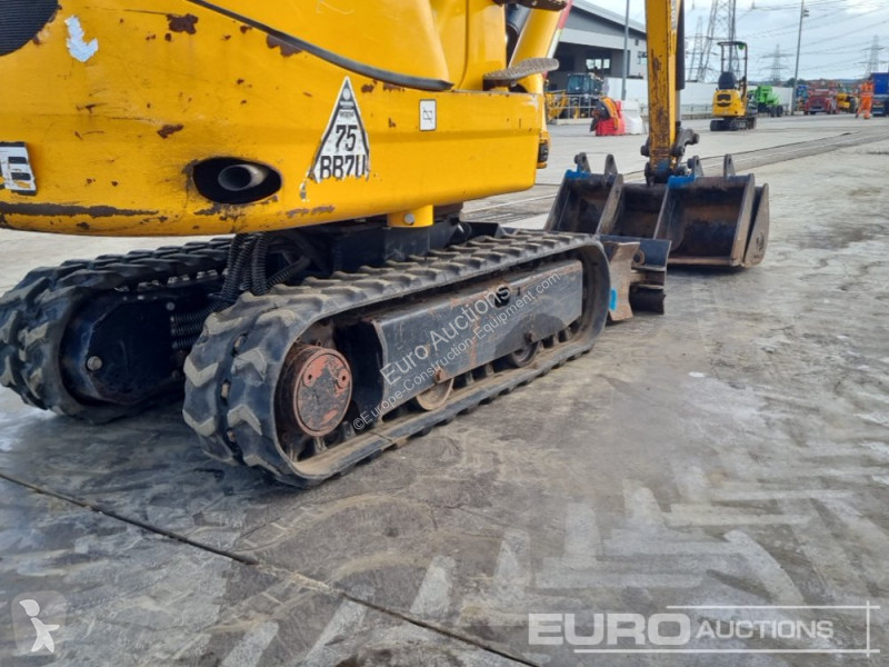 Lopatový nakládač JCB