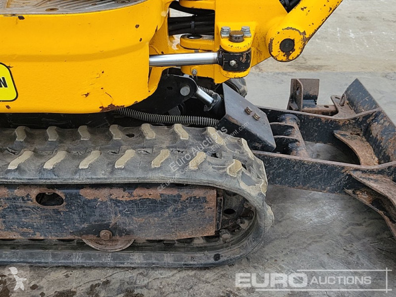 Lopatový nakládač JCB