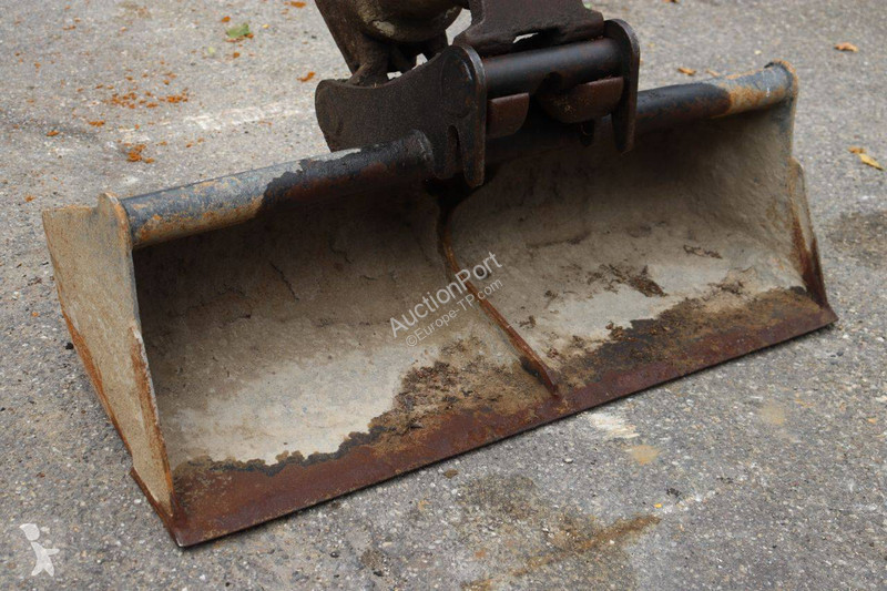 جرافة Takeuchi 0