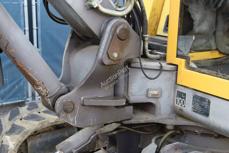 Escavadora Pel Job 233