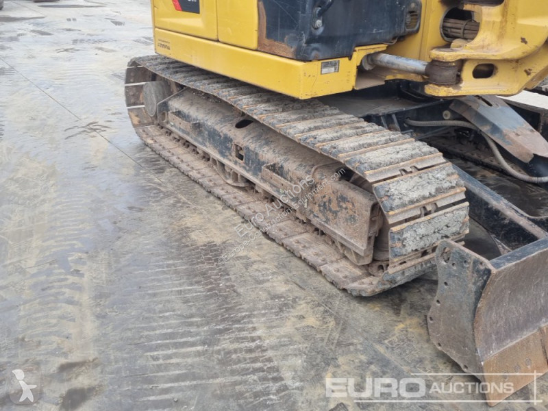 Escavatore Caterpillar R
