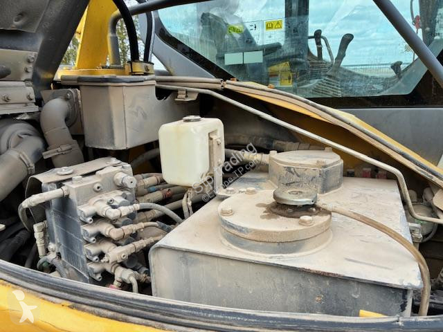 جرافة Komatsu 78MR6