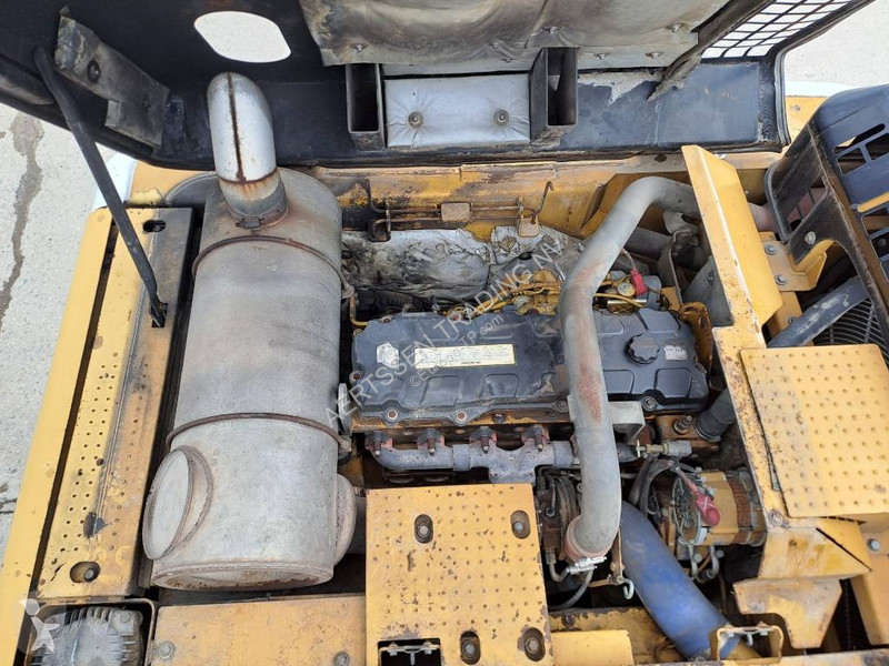 Excavadora Caterpillar UHD
