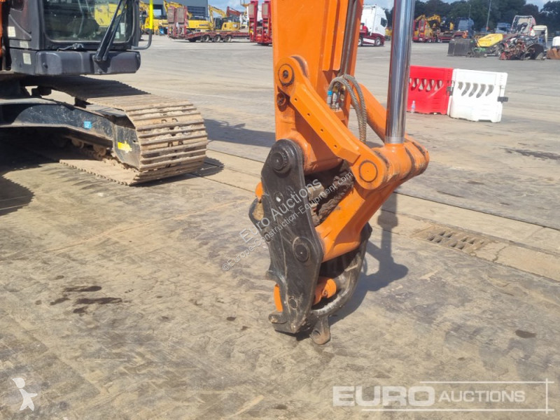 Excavadora Hitachi -7