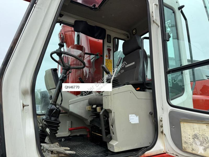 Excavator Liebherr A924