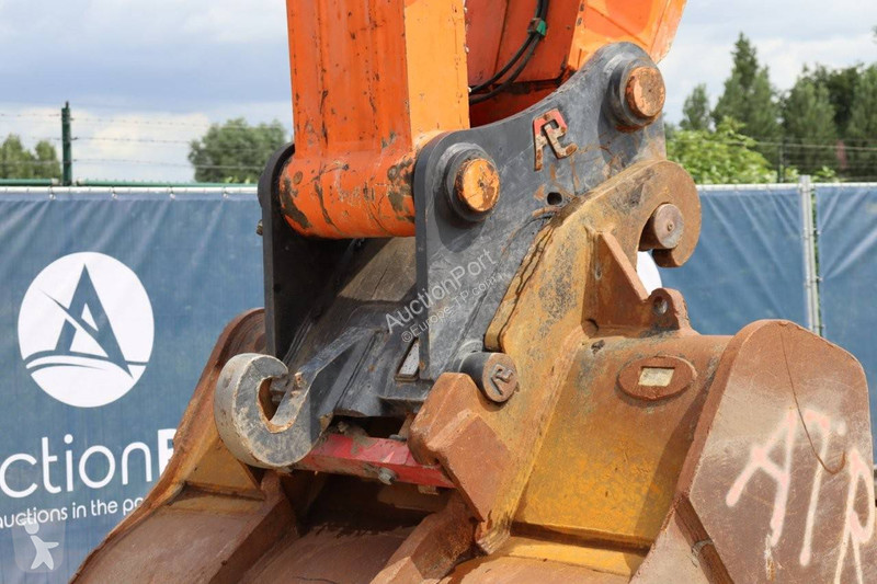 جرافة Hitachi ZX490LCH-6
