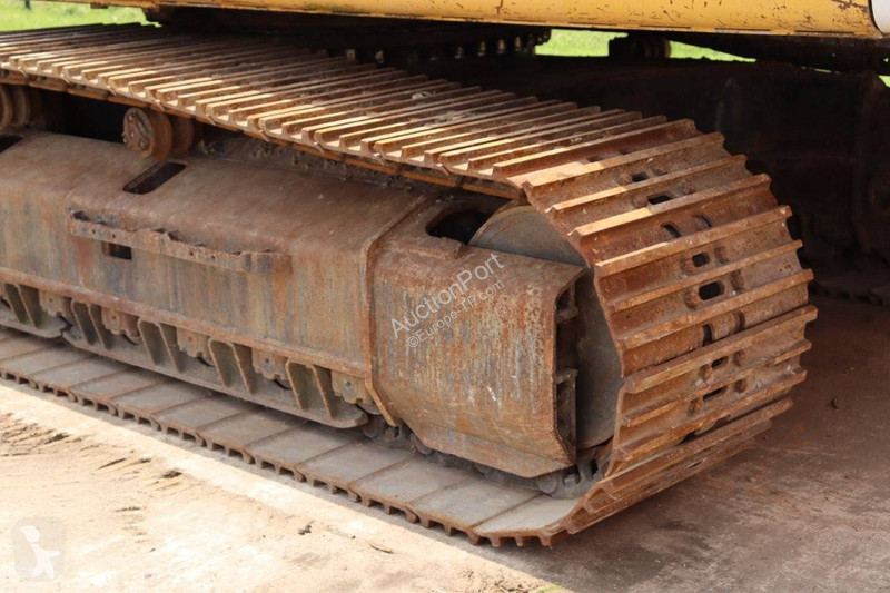 جرافة Caterpillar UHD