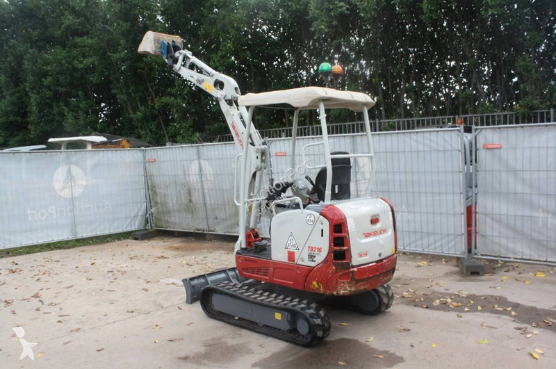 Graafmachine Takeuchi TB216