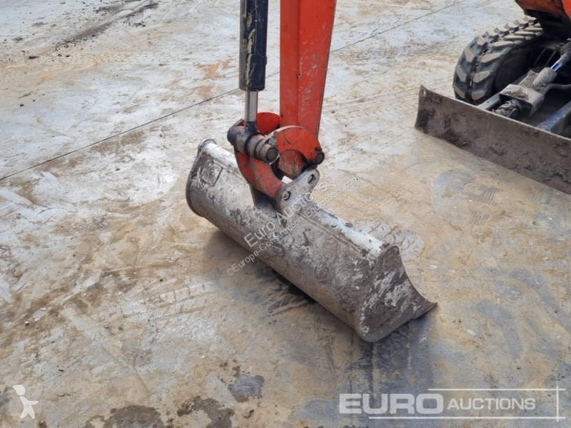 Lopatový nakládač Kubota K008-3
