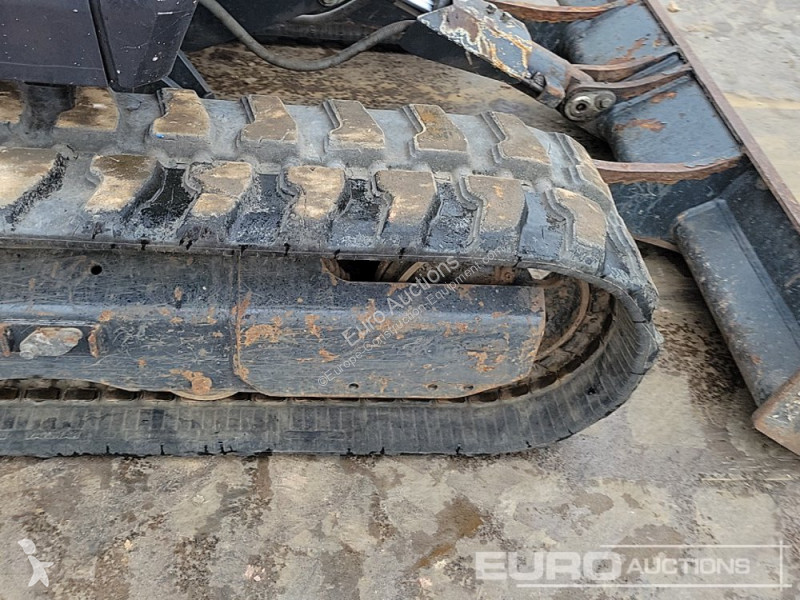 Lopatový nakládač Yanmar SV26