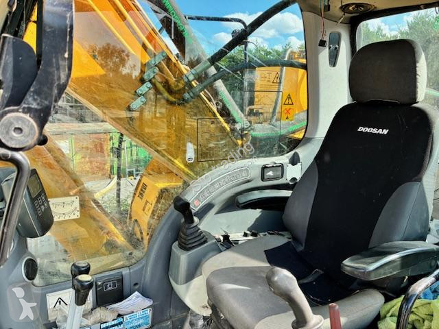 Lopatový nakládač JCB BIGFLOAT 220LC