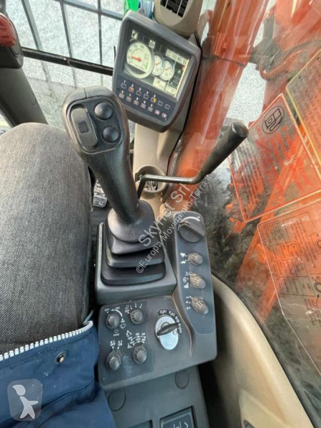 جرافة Hitachi ZAXIS 170W
