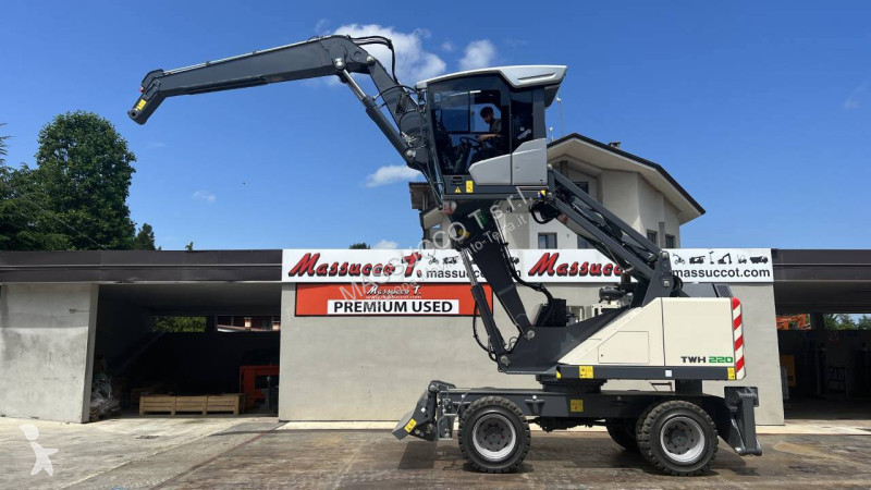 جرافة Terex TWH 220 S5