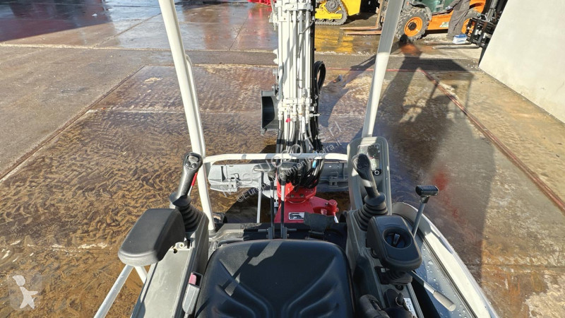 Rýpadlo Takeuchi TB225