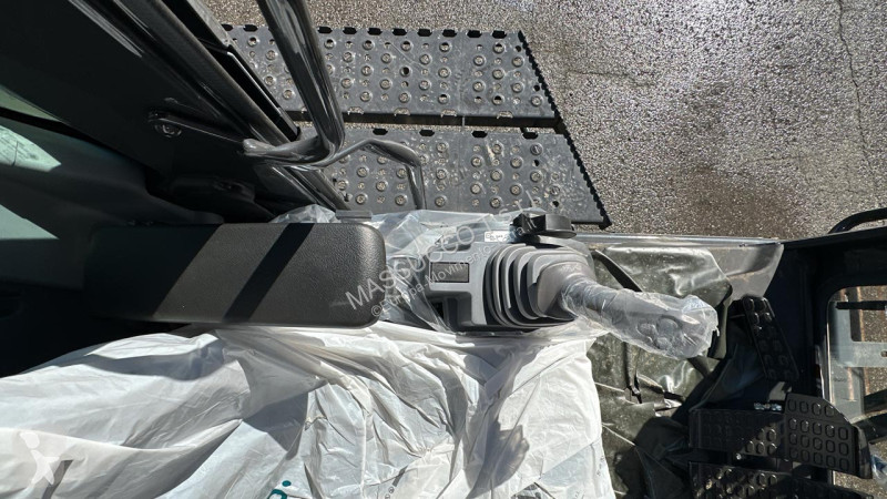 Escavatore Hitachi ZX690LCH-7