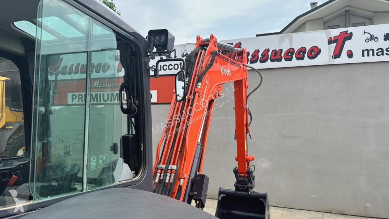 جرافة Kubota