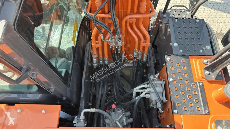 Rýpadlo Hitachi ZX220W-7