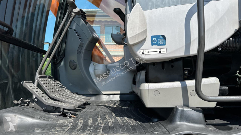 Rýpadlo Hitachi T-6