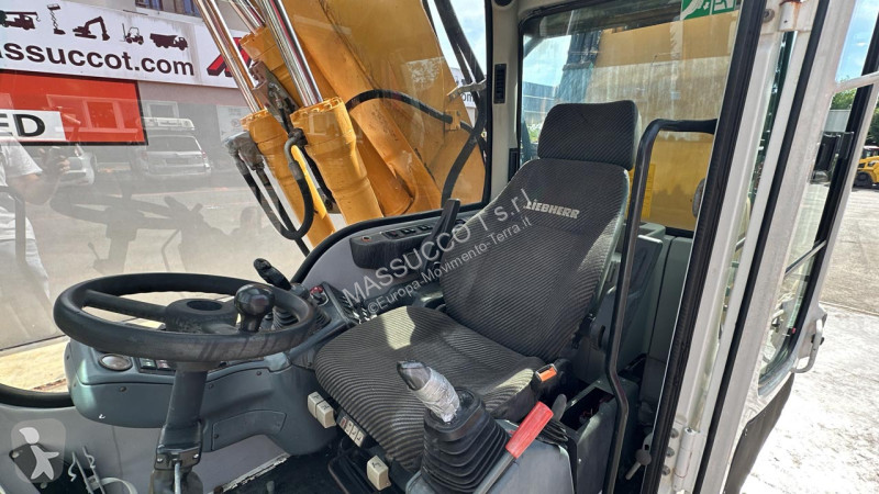 جرافة Liebherr