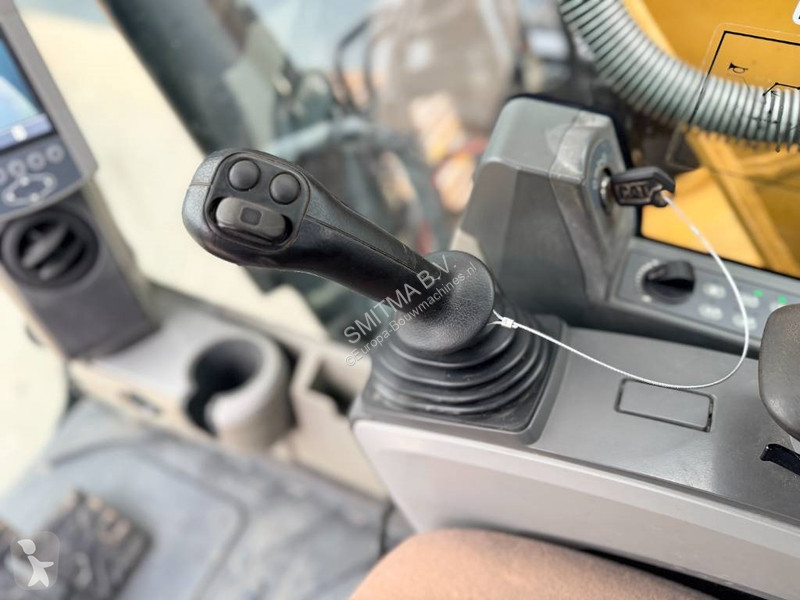 جرافة Caterpillar 320E