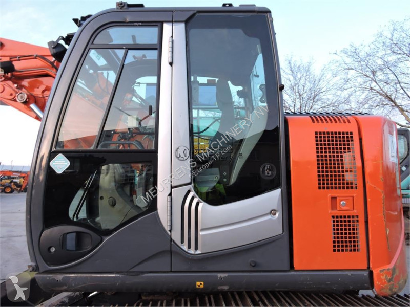 جرافة Hitachi ZX135