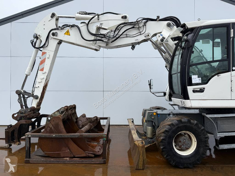 جرافة Liebherr A Compact - Triple Boom / Many...