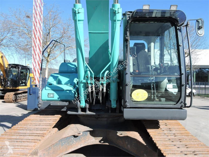 جرافة Kobelco SK210