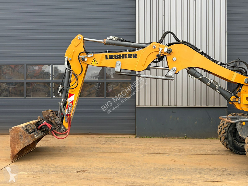 جرافة Liebherr Compact