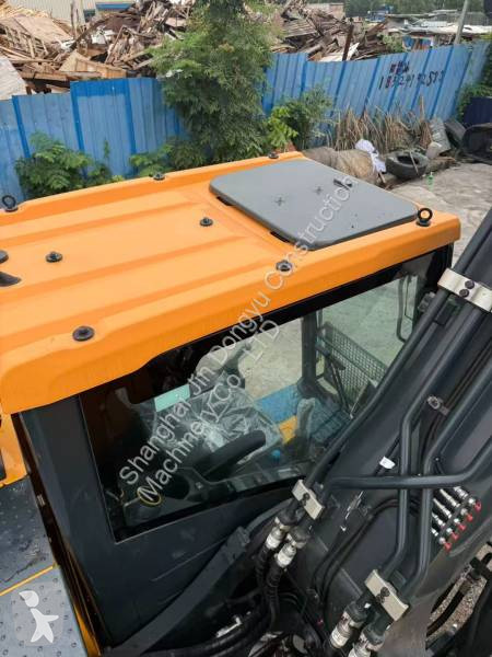 جرافة Hyundai HX220L