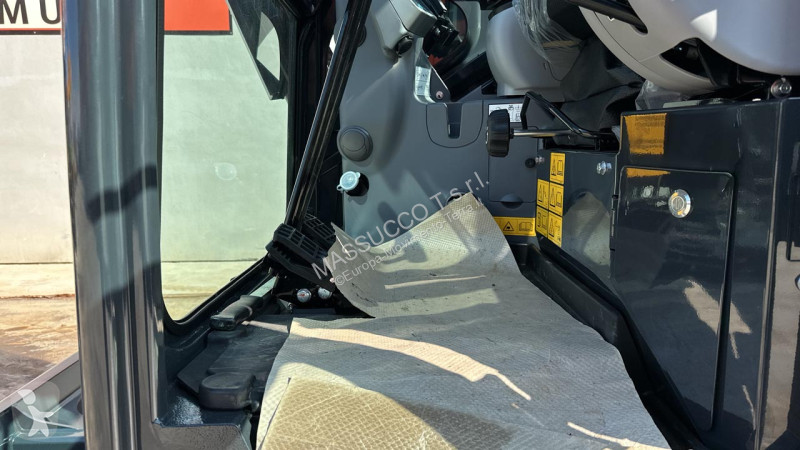 Rýpadlo Hitachi ZX63U