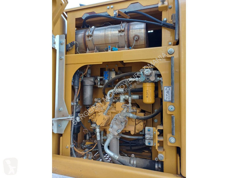 Excavator Caterpillar 318FL