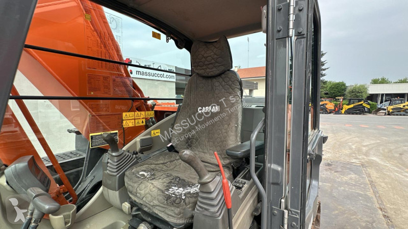 Escavatore Hitachi