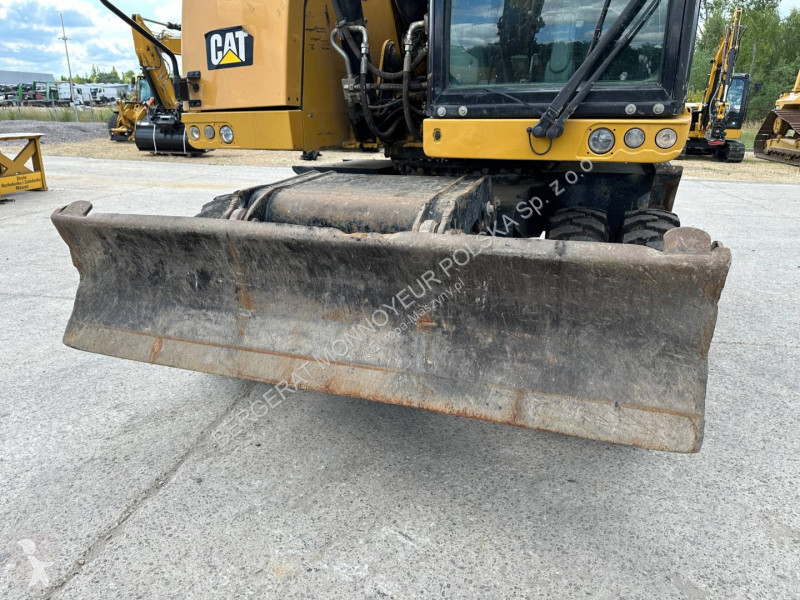 جرافة Caterpillar F